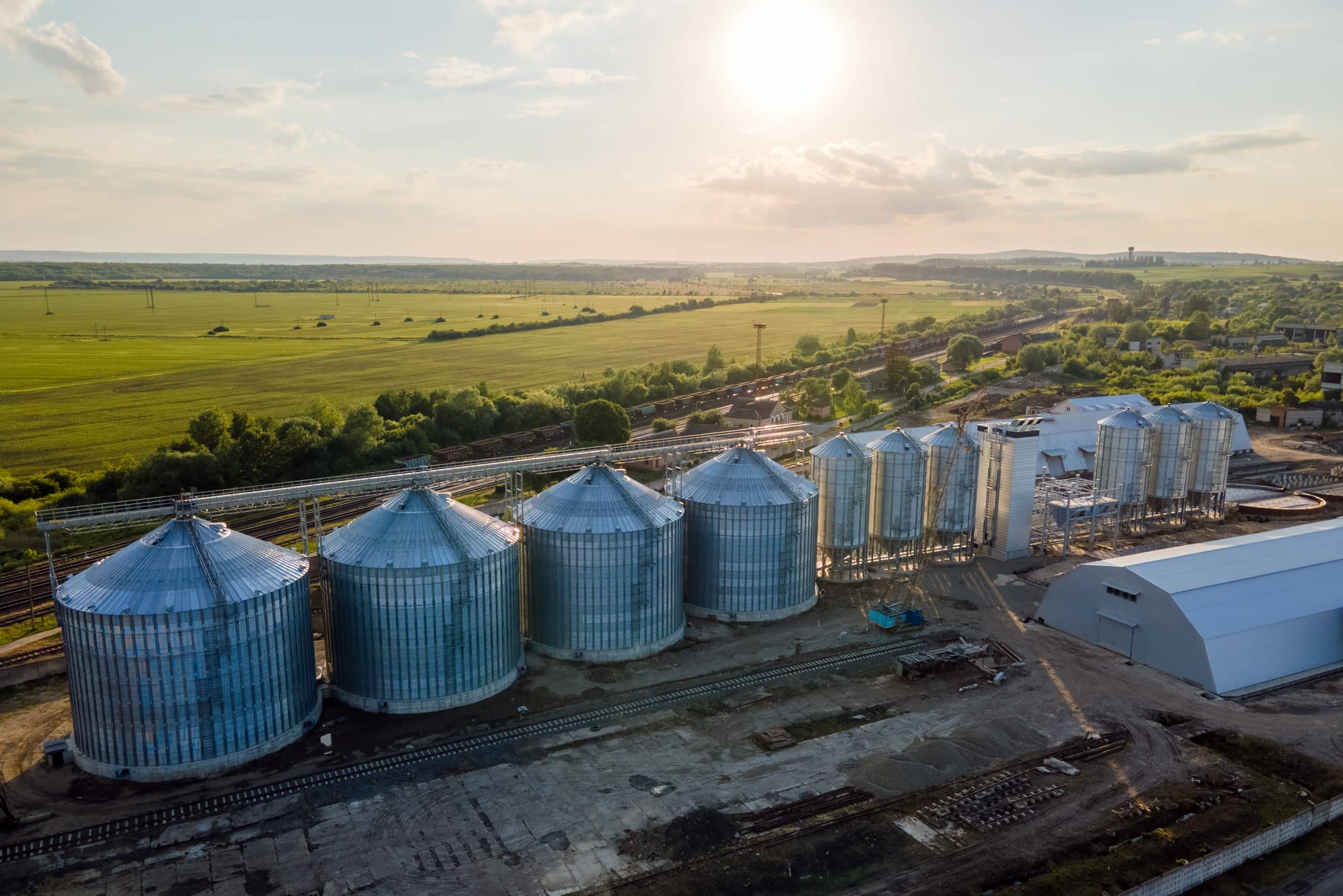 Grain bins aeration system